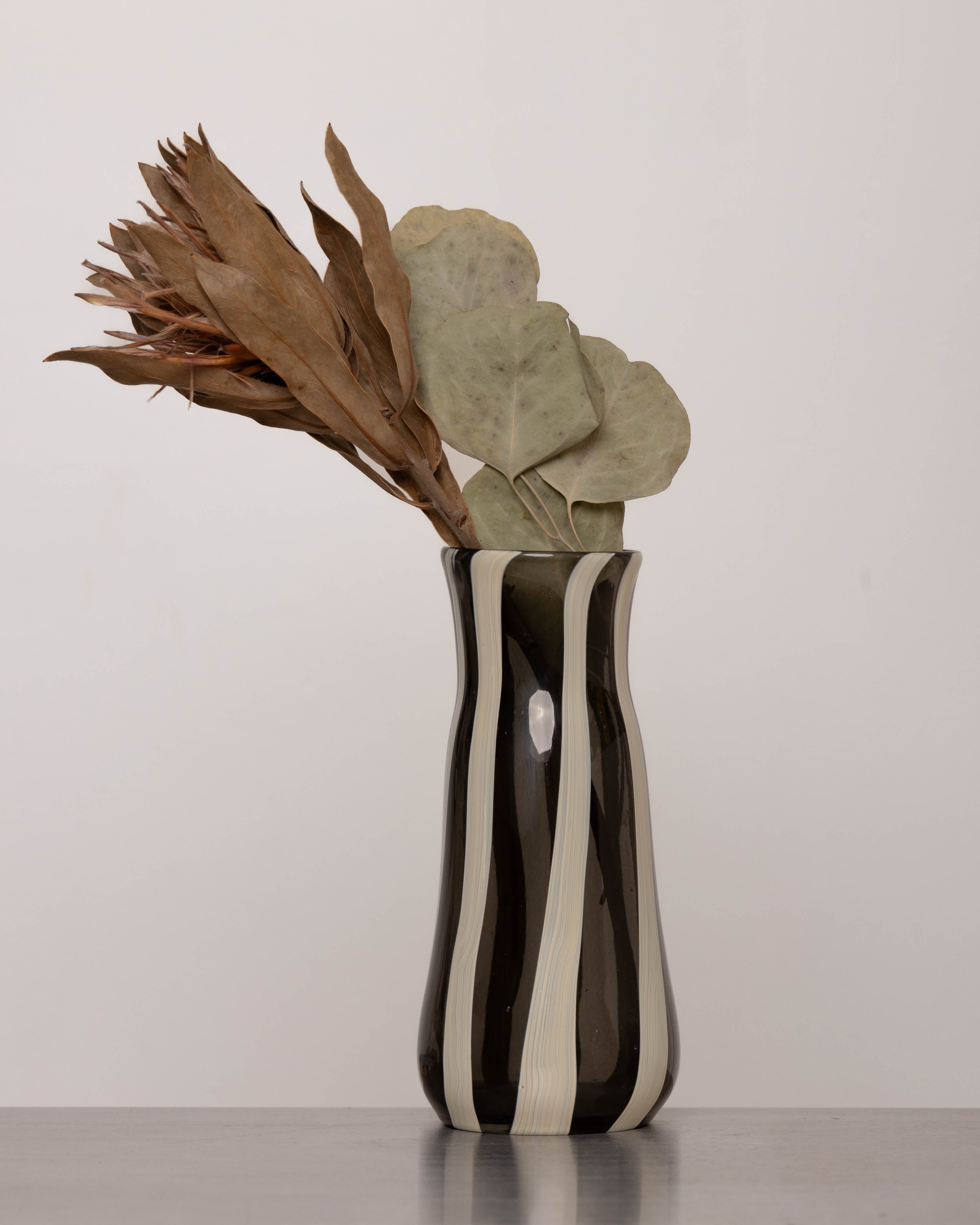 YAKUSH STRIPS Vase B&W - KHATA